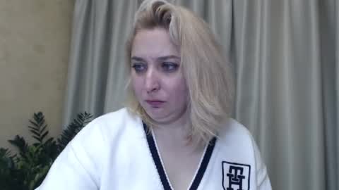 Snapshot of ohsweetiren chatting on December 15, 2024, 9:03 am Iren online show from December 15, 2024, 9:03 am