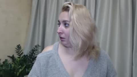 Snapshot of ohsweetiren chatting on December 17, 2024, 9:07 am Iren online show from December 17, 2024, 9:07 am