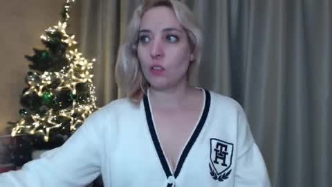 Snapshot of ohsweetiren chatting on December 31, 2024, 4:04 pm Iren online show from December 31, 2024, 4:04 pm