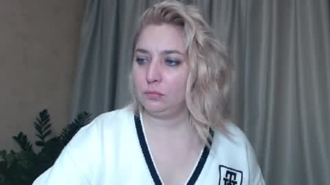 Snapshot of ohsweetiren chatting on January 10, 2025, 7:14 am Iren online show from January 10, 2025, 7:14 am