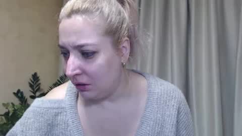 Snapshot of ohsweetiren chatting on January 17, 2025, 5:42 am Iren online show from January 17, 2025, 5:42 am