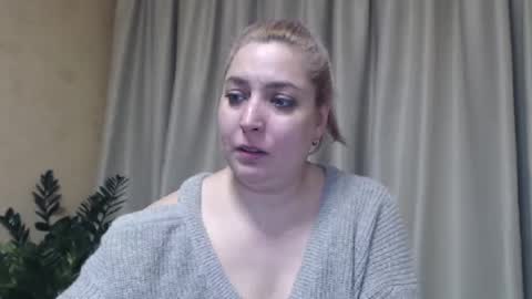 Snapshot of ohsweetiren chatting on January 21, 2025, 7:04 am Iren online show from January 21, 2025, 7:04 am