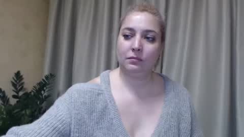 Snapshot of ohsweetiren chatting on February 5, 2025, 10:08 am Iren online show from February 5, 2025, 10:08 am