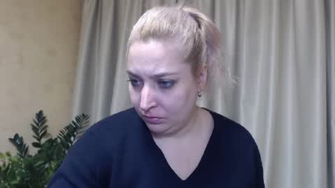 Snapshot of ohsweetiren chatting on February 6, 2025, 7:13 am Iren online show from February 6, 2025, 7:13 am