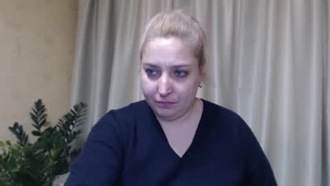 Snapshot of ohsweetiren chatting on February 6, 2025, 10:15 am Iren online show from February 6, 2025, 10:15 am