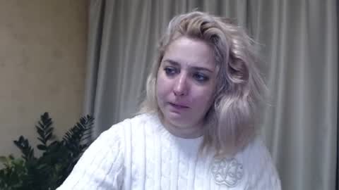 Snapshot of ohsweetiren chatting on February 7, 2025, 7:07 am Iren online show from February 7, 2025, 7:07 am