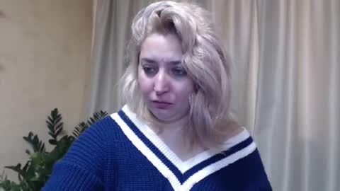 Snapshot of ohsweetiren chatting on February 11, 2025, 7:23 am Iren online show from February 11, 2025, 7:23 am