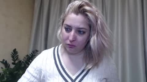 Snapshot of ohsweetiren chatting on February 14, 2025, 7:07 am Iren online show from February 14, 2025, 7:07 am