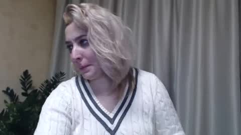 Snapshot of ohsweetiren chatting on February 14, 2025, 10:17 am Iren online show from February 14, 2025, 10:17 am