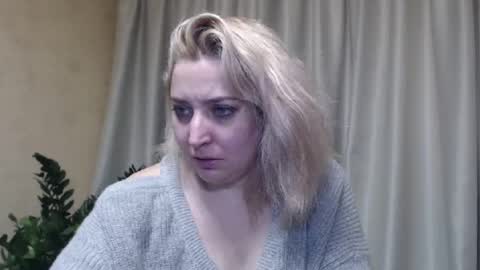 Snapshot of ohsweetiren chatting on February 20, 2025, 9:55 am Iren online show from February 20, 2025, 9:55 am