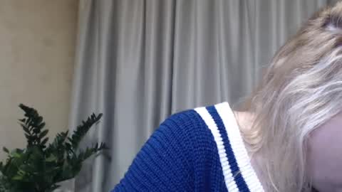 Snapshot of ohsweetiren chatting on February 27, 2025, 10:04 am Iren online show from February 27, 2025, 10:04 am