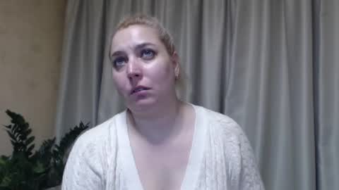 Snapshot of ohsweetiren chatting on March 7, 2025, 10:13 am Iren online show from March 7, 2025, 10:13 am