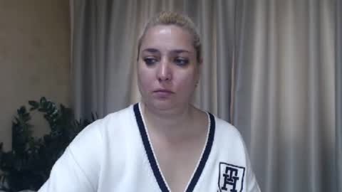 Snapshot of ohsweetiren chatting on September 26, 2025, 7:12 am Iren online show from September 26, 2025, 7:12 am