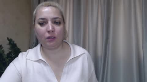 Snapshot of ohsweetiren chatting on October 9, 2025, 6:55 am Iren online show from October 9, 2025, 6:55 am