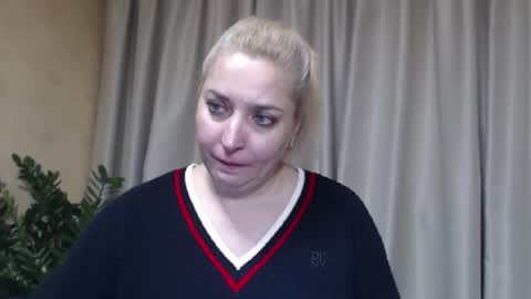 Snapshot of ohsweetiren chatting on November 19, 2025, 8:58 am Iren online show from November 19, 2025, 8:58 am