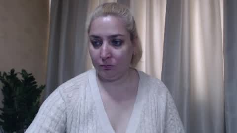 Snapshot of ohsweetiren chatting on May 16, 2026, 5:48 am Iren online show from May 16, 2026, 5:48 am