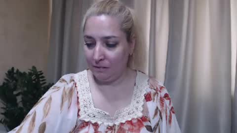 Snapshot of ohsweetiren chatting on May 26, 2026, 5:36 am Iren online show from May 26, 2026, 5:36 am