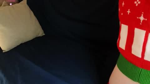 Snapshot of ohyumiyes chatting on December 13, 2025, 7:53 pm Yumi online show from December 13, 2025, 7:53 pm