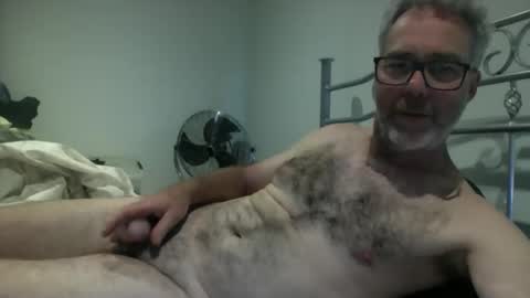 Snapshot of oiledcouple1 chatting on October 15, 2025, 9:31 am oiledcouple1 online show from October 15, 2025, 9:31 am