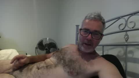 Snapshot of oiledcouple1 chatting on November 16, 2025, 3:34 am oiledcouple1 online show from November 16, 2025, 3:34 am