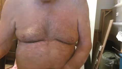 Snapshot of oily27 chatting on March 5, 2026, 12:06 am William online show from March 5, 2026, 12:06 am