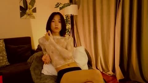 Snapshot of okerriella chatting on November 19, 2025, 1:22 pm Ami online show from November 19, 2025, 1:22 pm