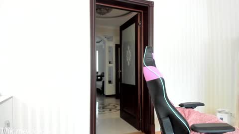 Snapshot of oksanafedorova chatting on September 18, 2025, 1:02 pm Welcome to my fans page online show from September 18, 2025, 1:02 pm