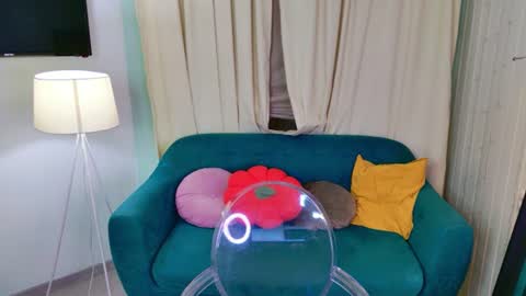 Snapshot of oksi_koxy chatting on June 14, 2026, 9:50 pm Karolina online show from June 14, 2026, 9:50 pm