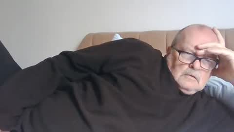 Snapshot of old_fkrr_ chatting on October 7, 2025, 8:55 am old_fkrr_ online show from October 7, 2025, 8:55 am