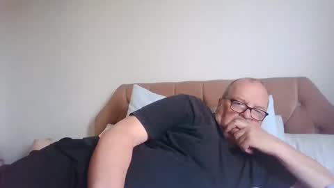 Snapshot of old_fkrr_ chatting on October 11, 2025, 9:08 am old_fkrr_ online show from October 11, 2025, 9:08 am