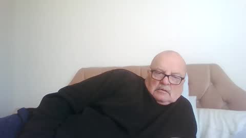 Snapshot of old_fkrr_ chatting on October 22, 2025, 10:37 am old_fkrr_ online show from October 22, 2025, 10:37 am