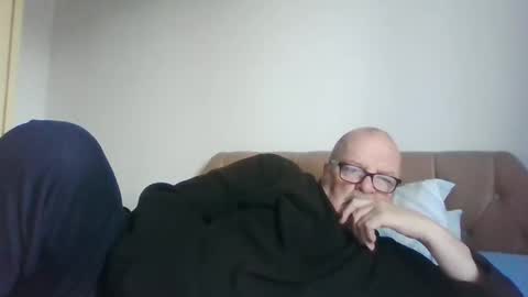 Snapshot of old_fkrr_ chatting on November 3, 2025, 10:16 am old_fkrr_ online show from November 3, 2025, 10:16 am