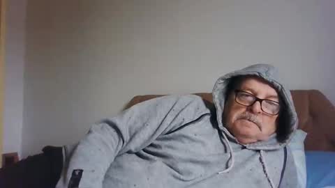 Snapshot of old_fkrr_ chatting on November 18, 2025, 11:03 am old_fkrr_ online show from November 18, 2025, 11:03 am