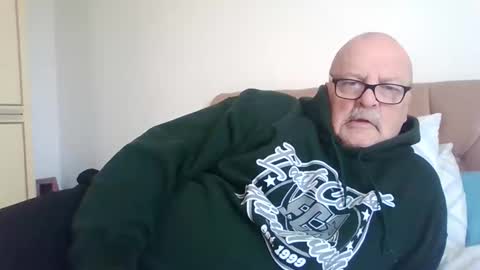 Snapshot of old_fkrr_ chatting on November 28, 2025, 10:18 am old_fkrr_ online show from November 28, 2025, 10:18 am