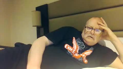 old_fkrr_ online show from May 4, 2026, 10:22 am