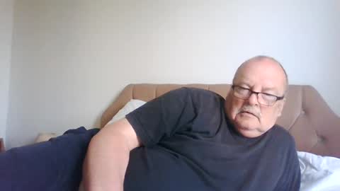 old_fkrr_ online show from June 18, 2026, 9:14 am