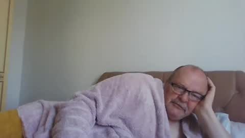 Snapshot of old_fkrr_ chatting on June 24, 2026, 10:58 am old_fkrr_ online show from June 24, 2026, 10:58 am