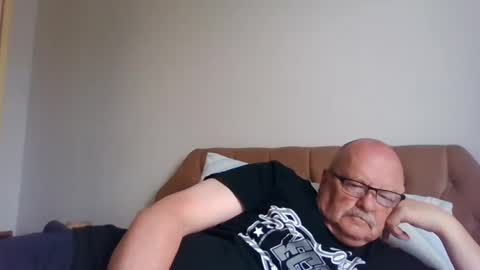 Snapshot of old_fkrr_ chatting on July 3, 2026, 8:21 am old_fkrr_ online show from July 3, 2026, 8:21 am
