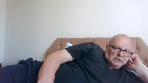 Snapshot of old_fkrr_ chatting on July 9, 2026, 9:57 am old_fkrr_ online show from July 9, 2026, 9:57 am