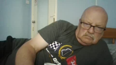Snapshot of old_fkrr_ chatting on August 7, 2026, 8:05 am old_fkrr_ online show from August 7, 2026, 8:05 am