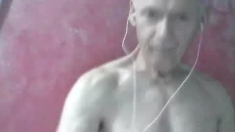 oldbuthorny62 online show from April 12, 2026, 1:43 am