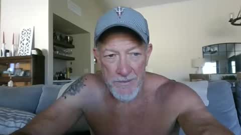 Snapshot of oldmanmeataz chatting on May 1, 2026, 4:55 pm oldmanmeataz online show from May 1, 2026, 4:55 pm