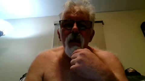 OldMIGUY online show from February 8, 2026, 2:26 am