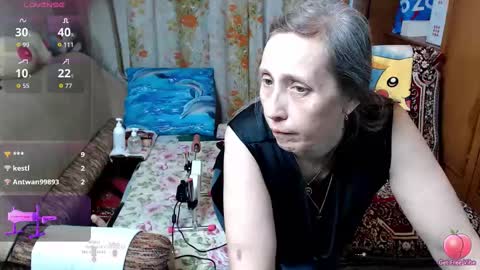 Snapshot of olguscha chatting on October 22, 2025, 11:43 am Olguscha online show from October 22, 2025, 11:43 am