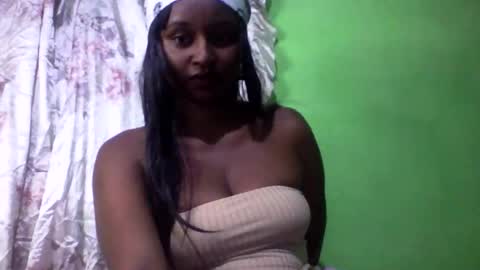 Snapshot of olinah610 chatting on October 10, 2025, 6:51 pm olinah610 online show from October 10, 2025, 6:51 pm