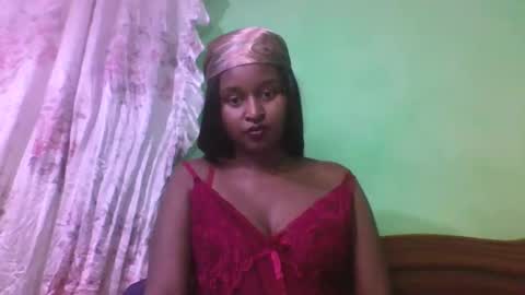 Snapshot of olinah610 chatting on November 15, 2025, 8:27 pm olinah610 online show from November 15, 2025, 8:27 pm