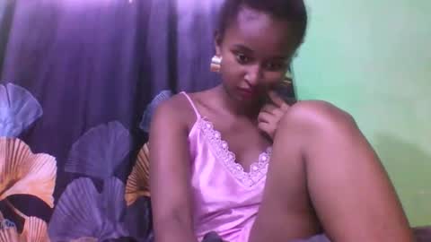 Snapshot of olinah610 chatting on December 1, 2025, 6:02 pm olinah610 online show from December 1, 2025, 6:02 pm