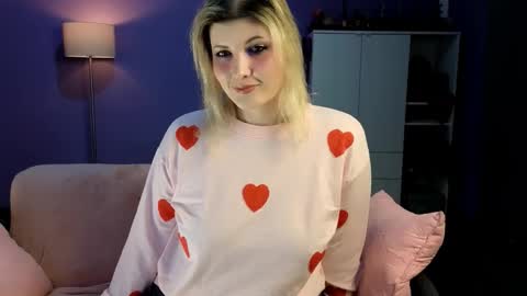 OliSunny Olivia online show from February 8, 2026, 8:23 pm