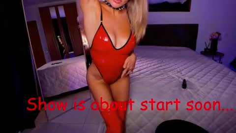 oliva_candy online show from June 19, 2026, 7:50 pm
