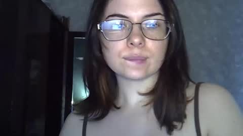 Snapshot of olivepeach chatting on April 13, 2026, 1:27 pm Oil online show from April 13, 2026, 1:27 pm